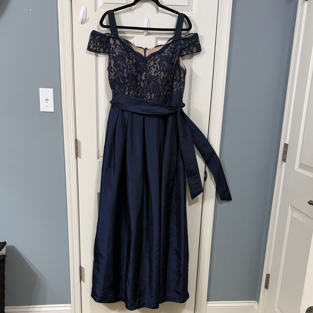 R & M Richards Navy Off-Shoulder Lace Gown Cocktail Dress Quiet Luxury